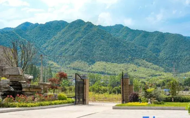 Tonglu Free Qingjing Homestay