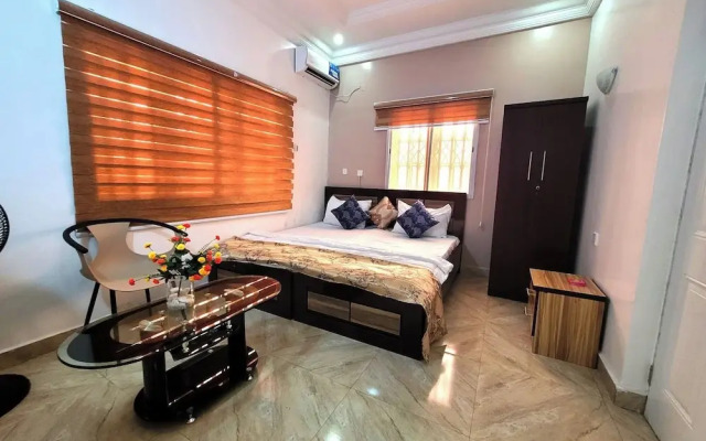 Rossy'S Apartments