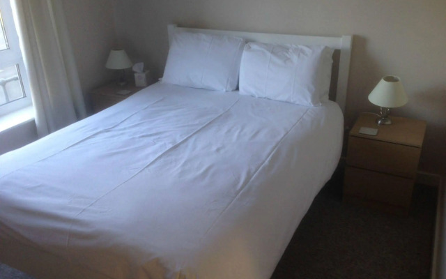 The Beeches - Serviced Duplex Apartment