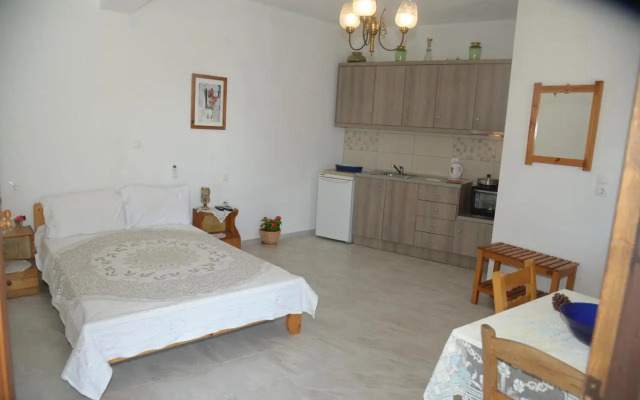 Betsanis Stafylos Apartments