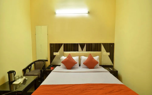 OYO 8073 Grand Residency