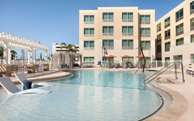 Holiday Inn Express Cape Canaveral, an IHG Hotel