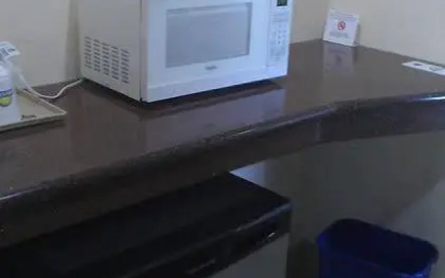 Robinson Inn and Suites