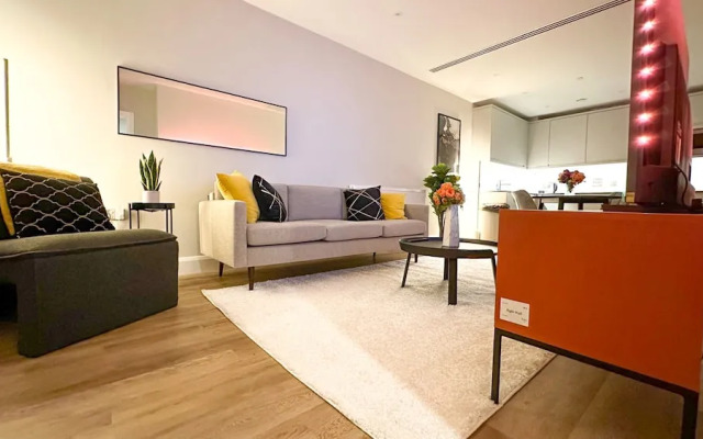 Huge 3bath 2bedroom Family Home