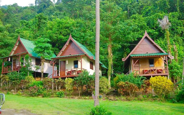 TP Hut Bungalows