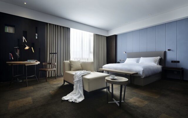Ease House Hotel