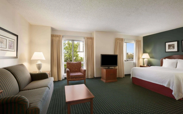 Philadelphia Suites-Extended Stay
