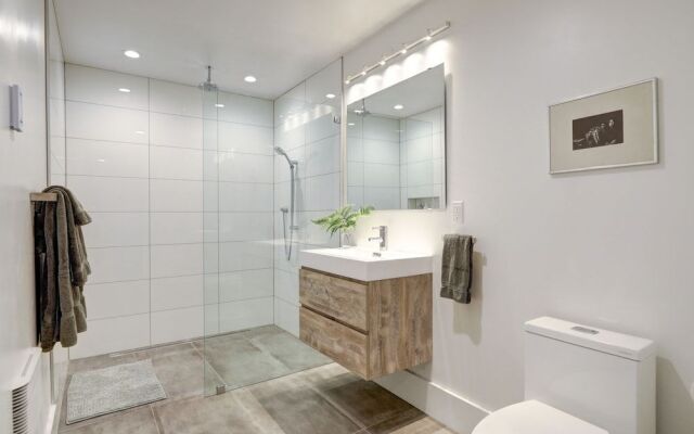 Secret Garden on Top of Queen Anne