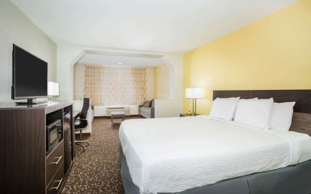 Days Inn By Wyndham Phoenix North