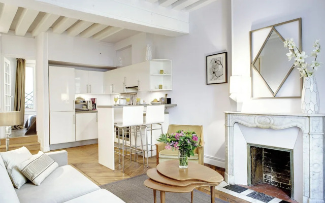 Paris Marais Central Residence