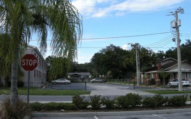 Relax Inn Lakeland