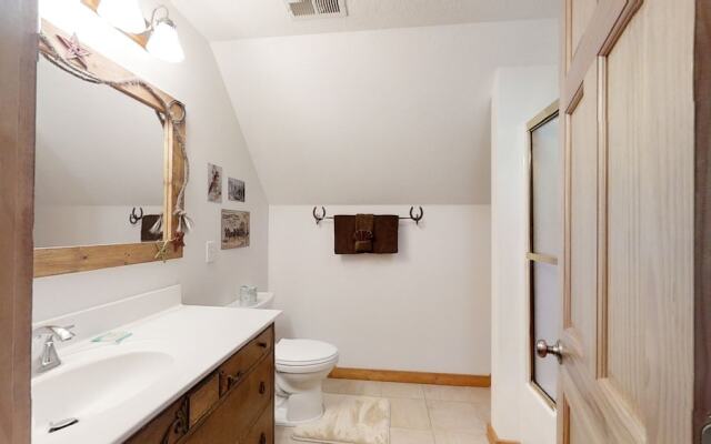 Horsin Around Tennessee