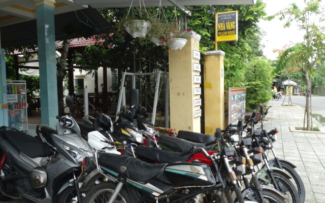 Yellow House Homestay