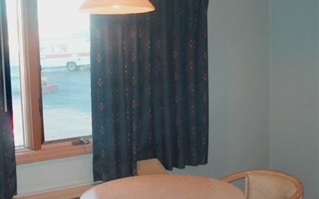 Budget Inn & Suites