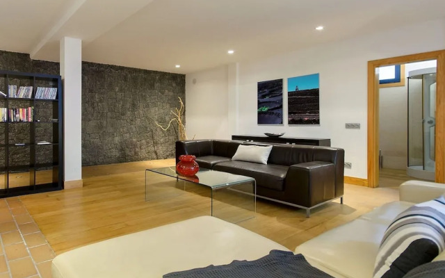 Belvilla by OYO Villa A