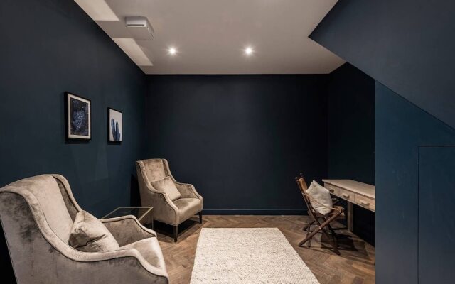 Modern, Bright & Elegant 3 Bed Fulham Maisonette