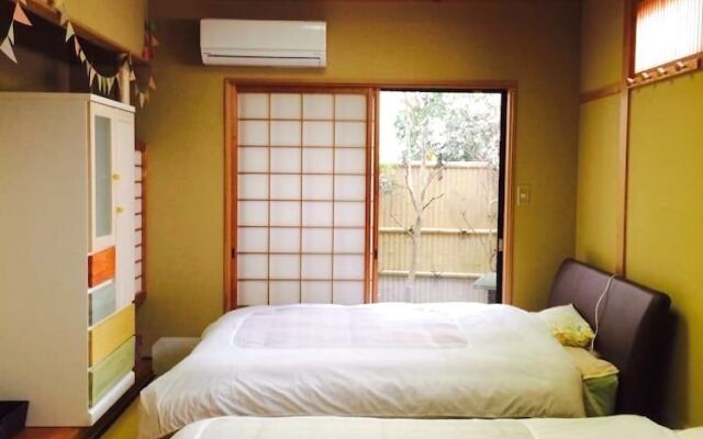 Yasuragi Guest House & Bar