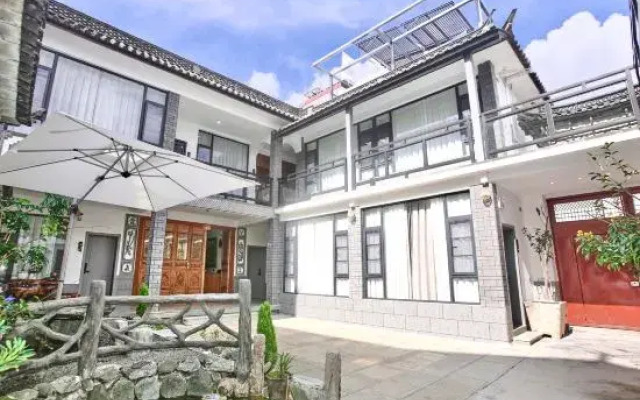 Yuchu Courtyard