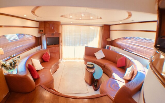 Easyacht Boat & Breakfast