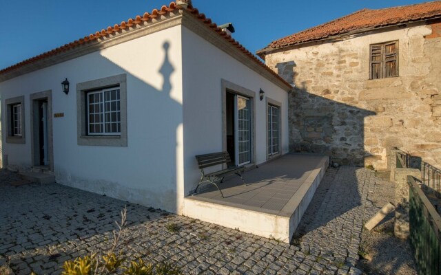 Cozy Cottage In Vila Flor With Swimming Pool