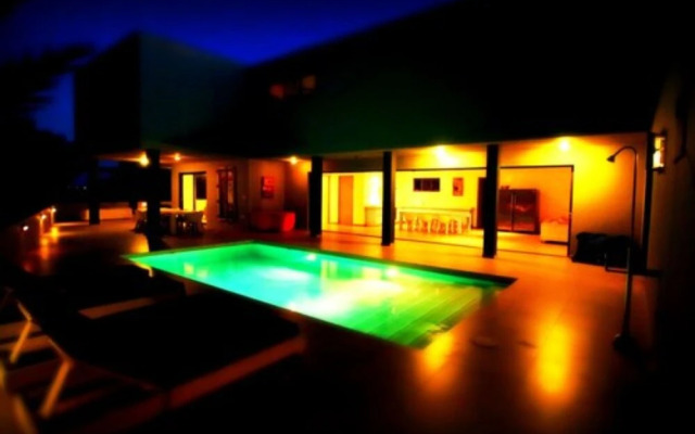 J E T S E T Villa Curacao