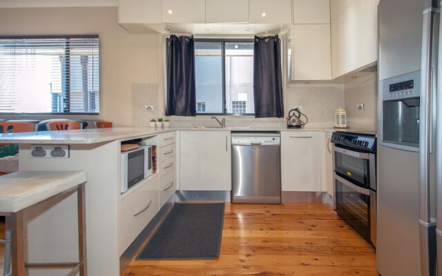 Sandy Point Road 3/38, Yacaaba