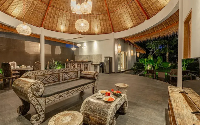 Brand new Luxury 3BR villa Ethnic Ubud 1