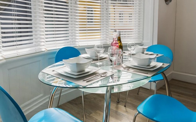 The Apartment, Newcomen Road