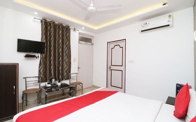 OYO 36085 Hotel Apollo Agra