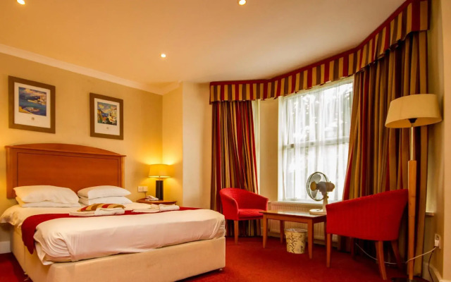 Chesters Hotel & Restaurant