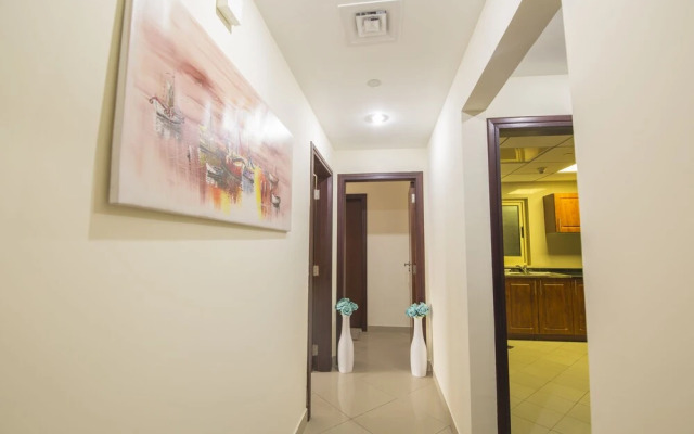 Deluxe Apartment with Lake View