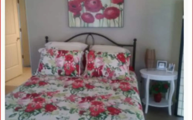 Jeni J's Gifts and Guest Houses