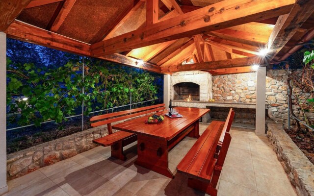 Amazing Home in Zdrelac With Wifi and 6 Bedrooms