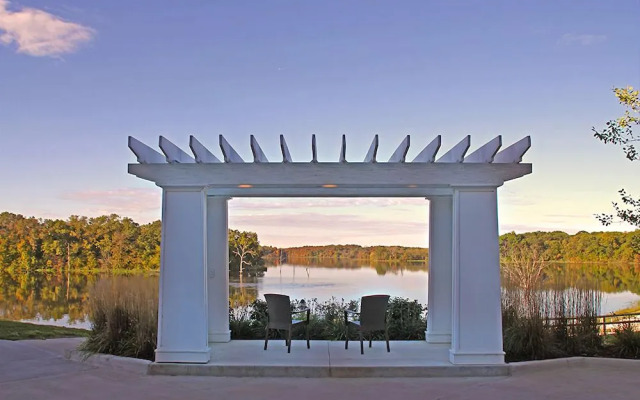 Lakeside Hotel Casino