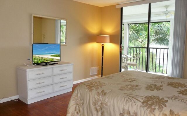 South end Condo With Pool/spa and Steps to Beach