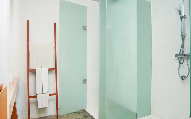 Cross Paasha Bali Seminyak