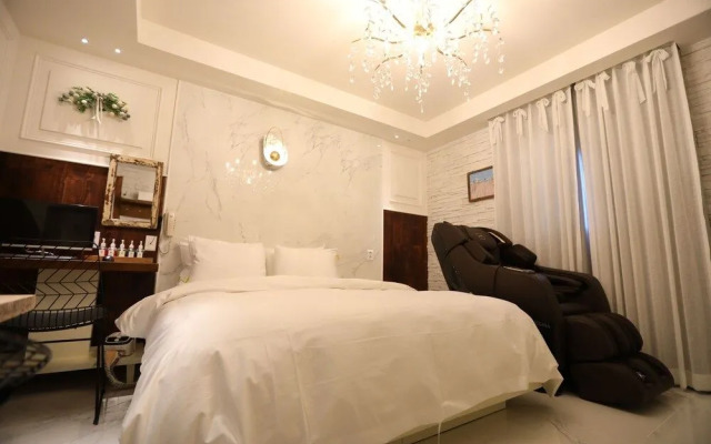 New February Hotel Sinho