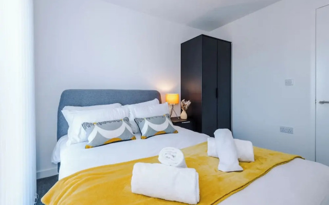 Hilltop Serviced Apartments - Salford