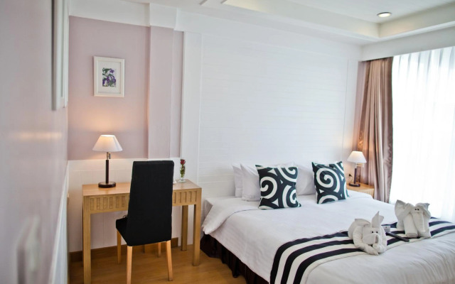 Paradise Hotel