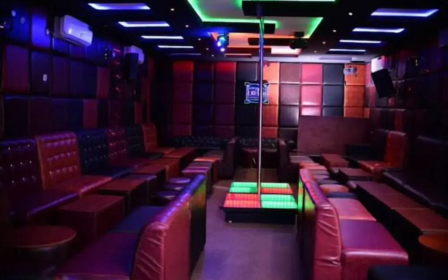 Haute ApartHotel