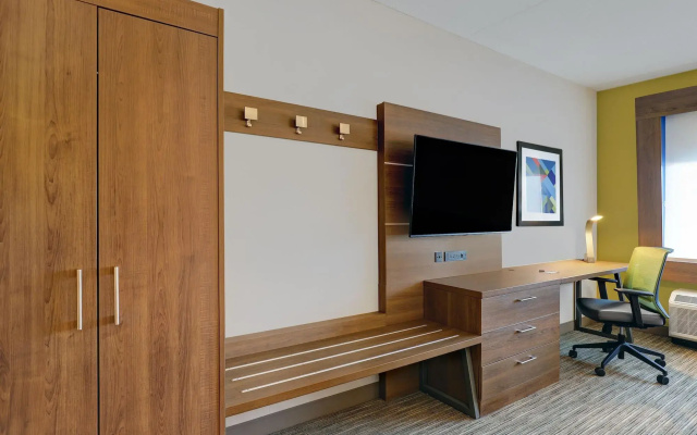 Holiday Inn Express Kingston West by IHG