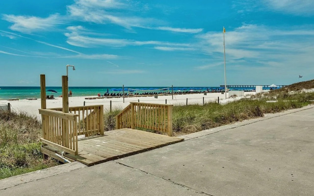 Pet Friendly Gulf Views On the Beach Steps Away 2nd Floor Private Deck