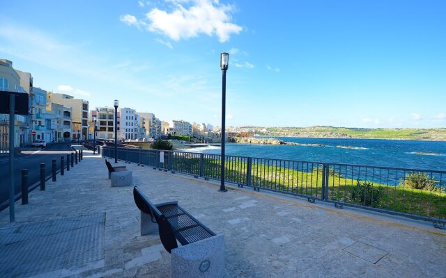 Blue Harbour 1 Seafront Holiday 2-bedroom Apartment With Terrace St Pauls Bay