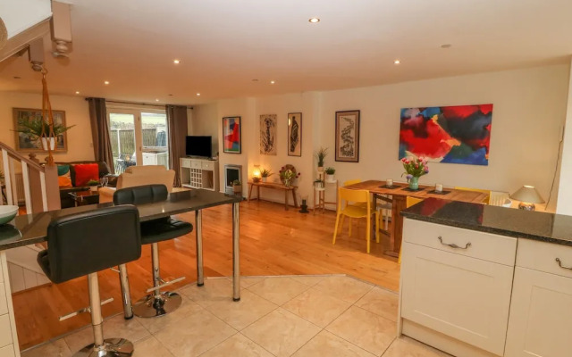 Barn End, 9 Stad Clynnog