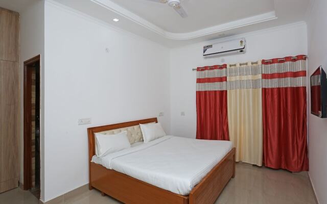 OYO 13502 Home 2BHK Simran Villa DIT