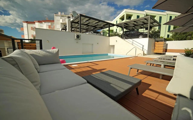 Apartments Gazebo