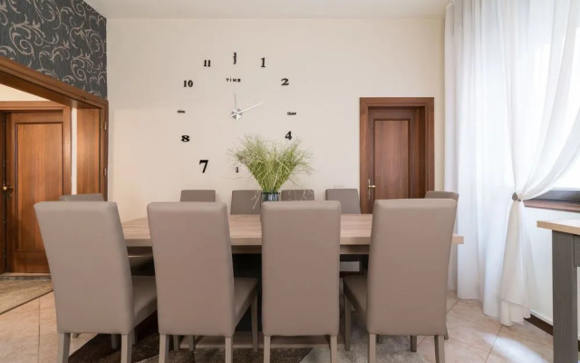 Santi Apostoli Venice Apartment