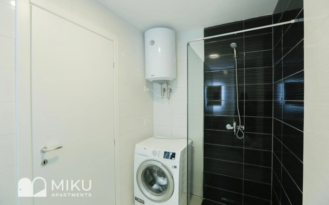 Miku Apartment - Vibrant 1Bd Apartment Near the Lake