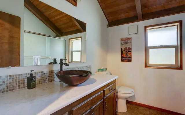 Pet-friendly 11 Camas Home With Brand-new Private Hot Tub by Redawning