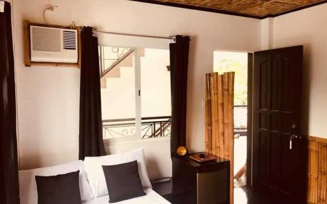 Everyday Sunday Hotel Cafe